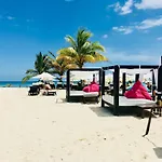 Superior Studio 30 Aquamarina Suites
